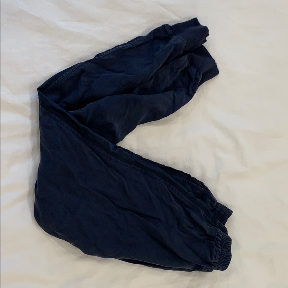 Vince Navy Joggers! Elastic Waist